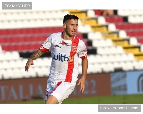 雷吉纳防守体系重塑球队防线，助力新赛季强势崛起