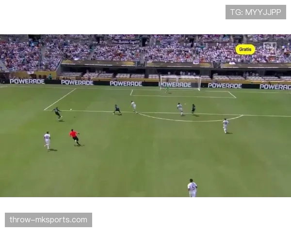 库尔图瓦2025赛季扑救表现持续强势，稳固后防核心地位