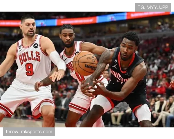 拉沙德·刘易斯挡拆拉开空间提升三分效率明显优于同队锋线