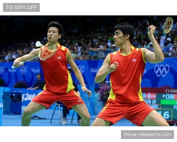 傅海峰退役后这身材管理也太狠了，羽毛球老将私下竟这么自律？